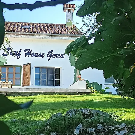 Surf House Gerra