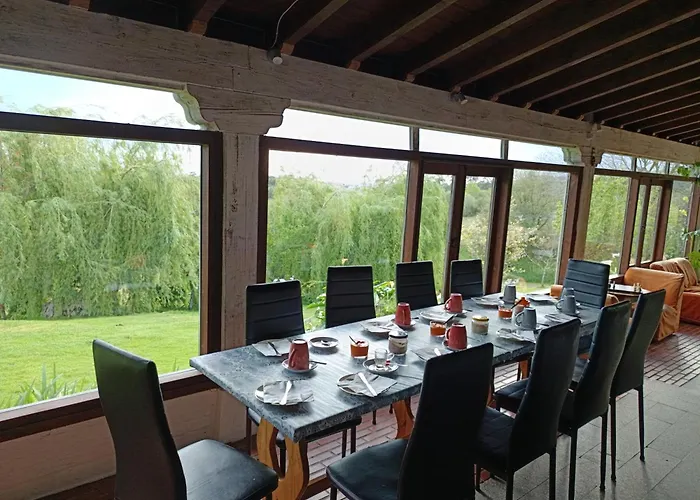 Hostal Surfhousegerra